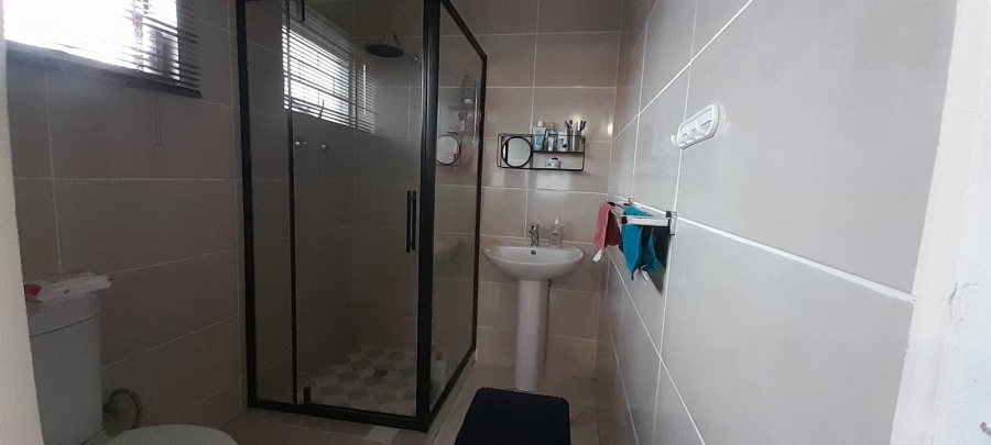 4 Bedroom Property for Sale in Gordon Strand Estate Western Cape